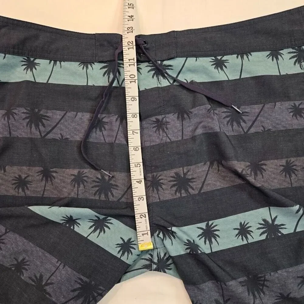Travis Mathew Board Shorts Men's Size 40 Blue Striped‎ Palm Trees Swim Trunks